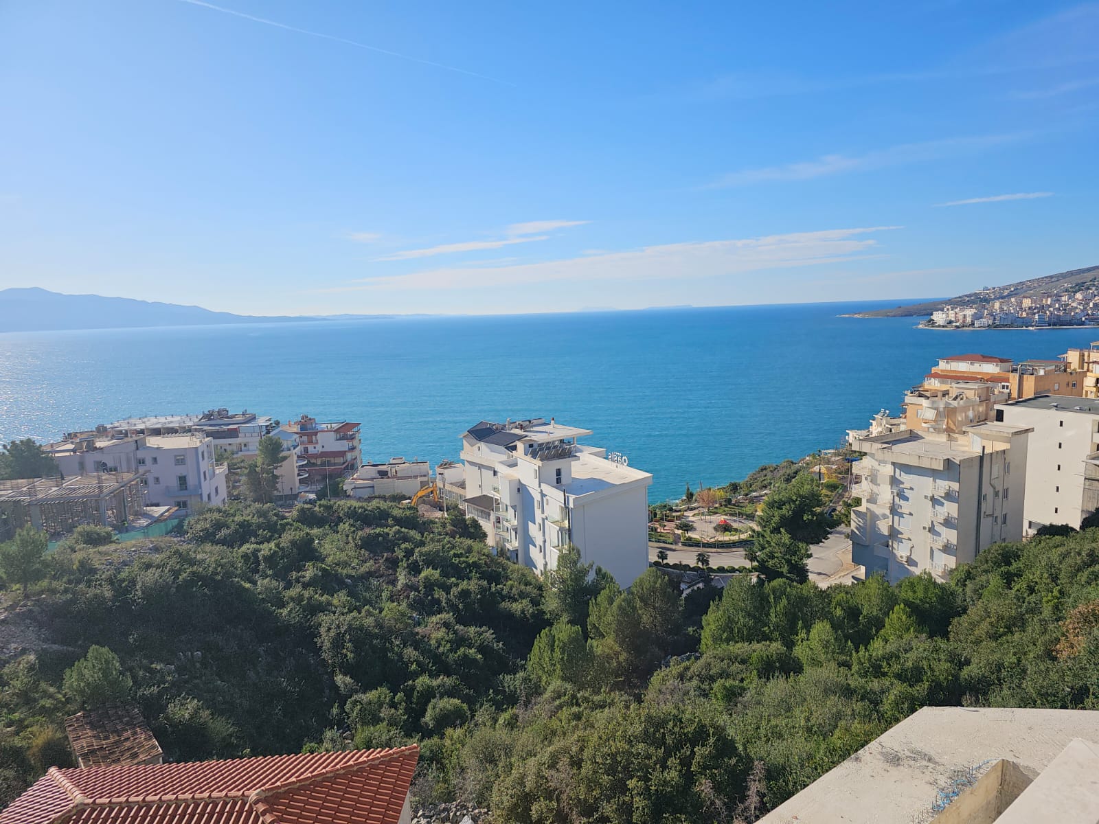 Domy w Albanii nad morzem – jak wygląda ich zakup? Poradnik krok po kroku