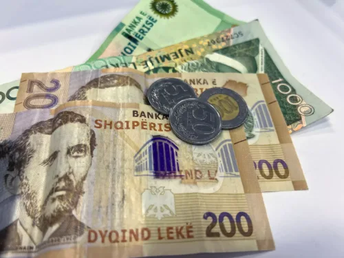 Waluta w Albanii
